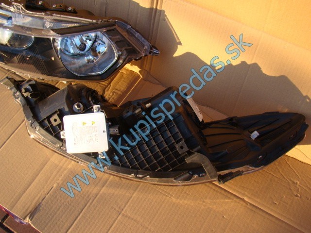 Predné pravé XENON svetlo HONDA ACCORD 8  
